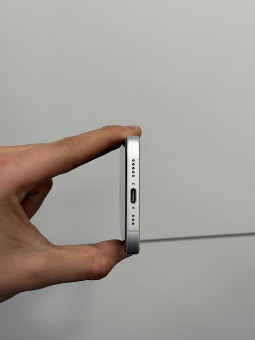 Продавам iPhone 17 512 GB