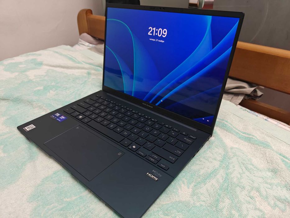 Asus Zenbook 14 (ultra 9 285H)