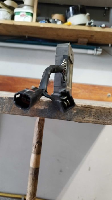 Продавам реле регулатор за мотор