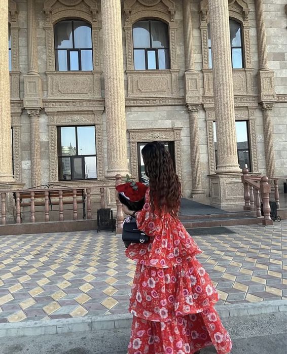 Платье бренд гизия