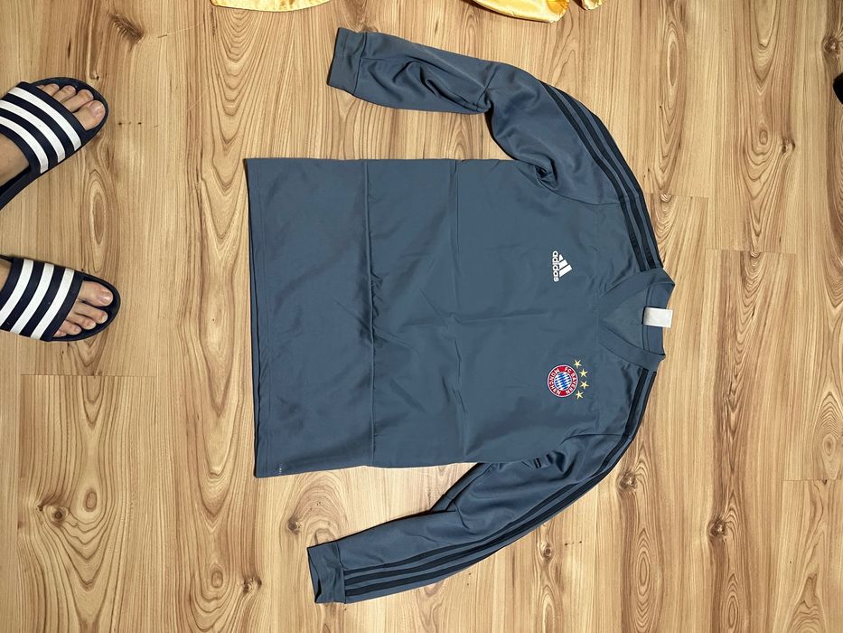 Суичъри Adidas Bayern Munchen