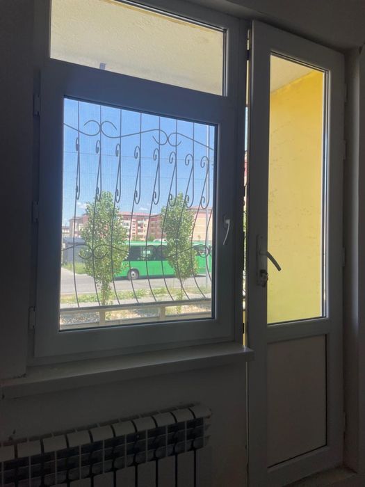 Продаются пластиковые окна с дверями