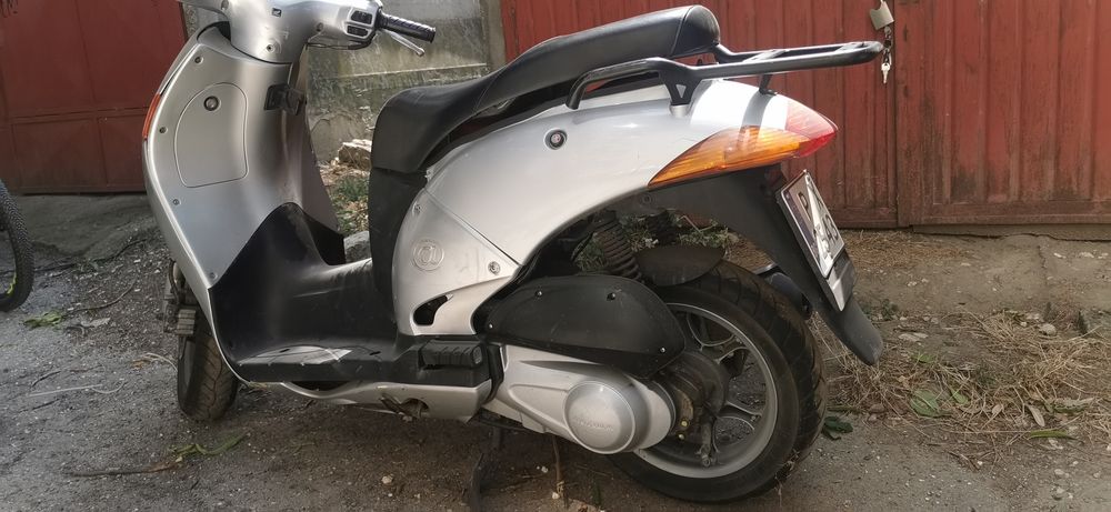 Мотоциклет Honda  Nes 150