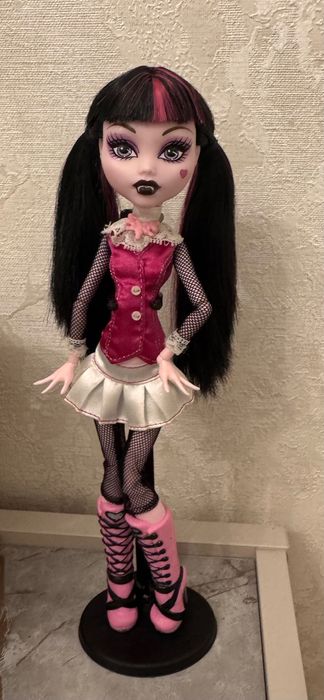Обмен или продажа draculaura monster high