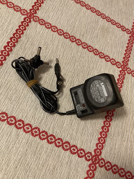 Adaptor putere reglabila . Transformator mai multe puteri . Incarcator temsiune variabila