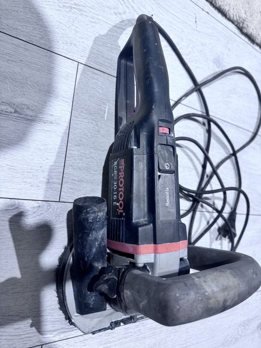 Protool masina de slefuit betonul (festool)