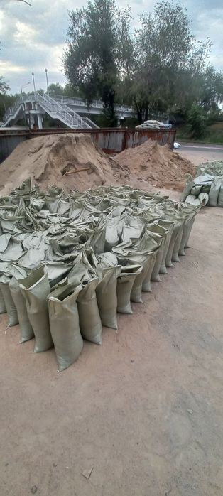 В мешках Песок Щебень Сникерс Отсев