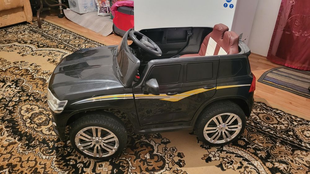 Детский электромашинка