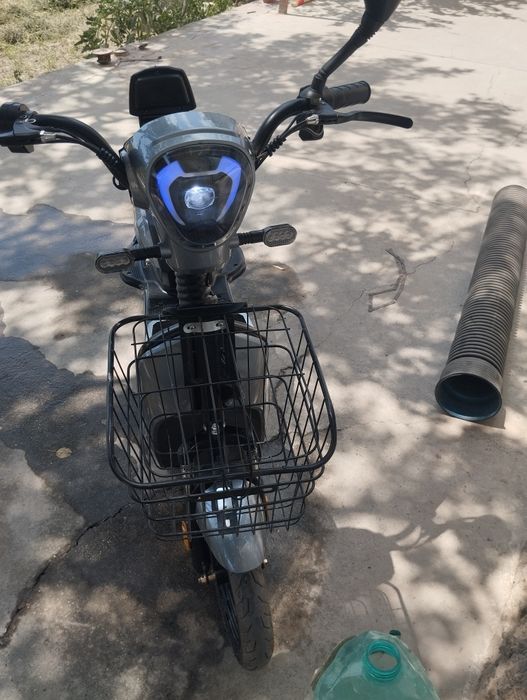 Skuter sotiladi holati yaxshi.