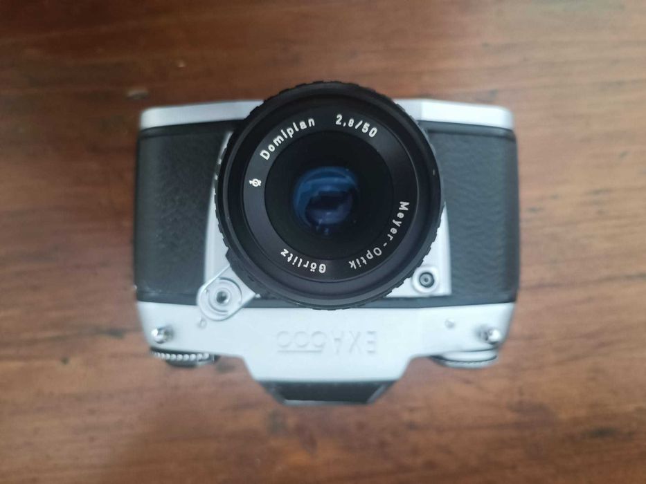 Aparat foto SLR EXA 500 cu Domiplan m42