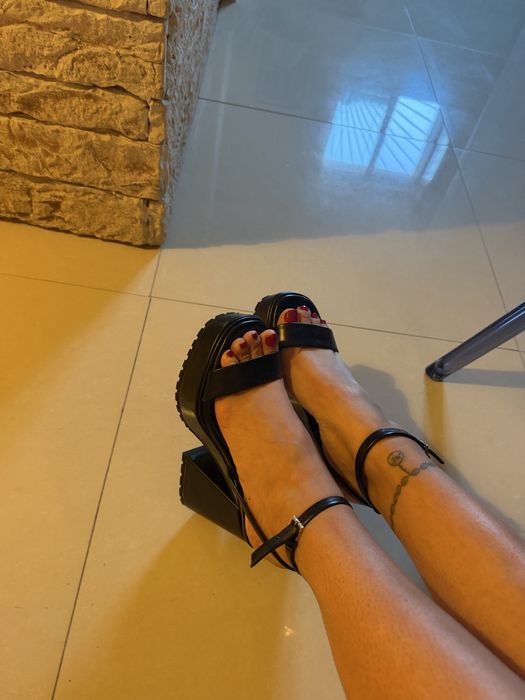 Красиви сандали Zara,отлично състояние