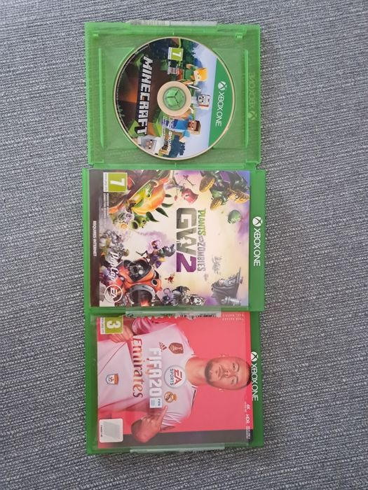 3 jocuri X-Box. .