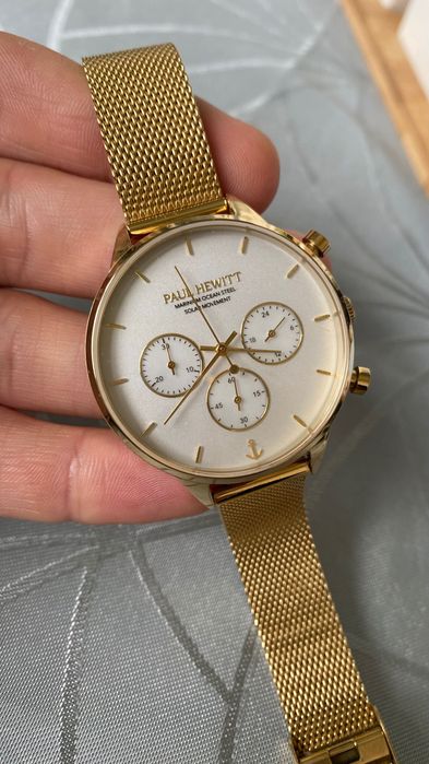 Продавам часовник Paul Hewitt
