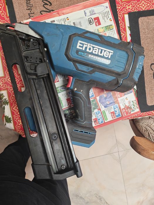 Pistol de cuie Erbauer