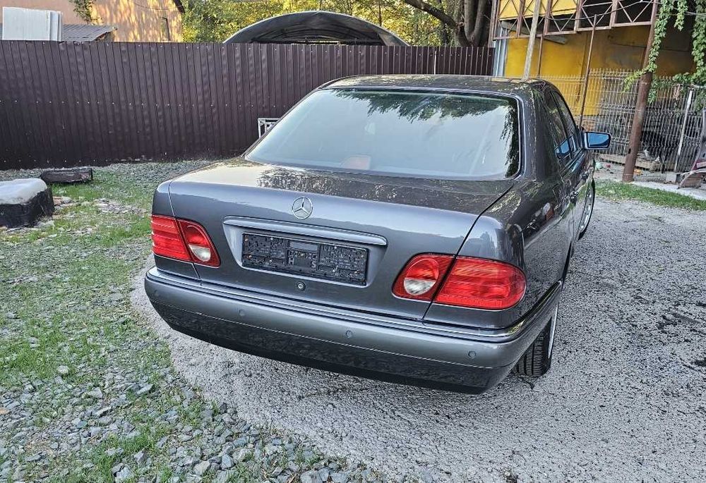 Mercedes E320 Elegance