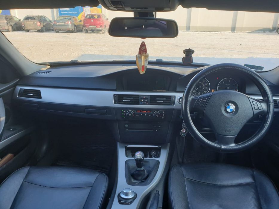 BMW E90 320D  2006 volan pe dreapta