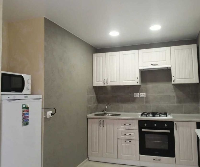 Дава се под наем Едностаен апартамент в Пловдив, Център - 27 кв.м за 153 € - Снимка #1