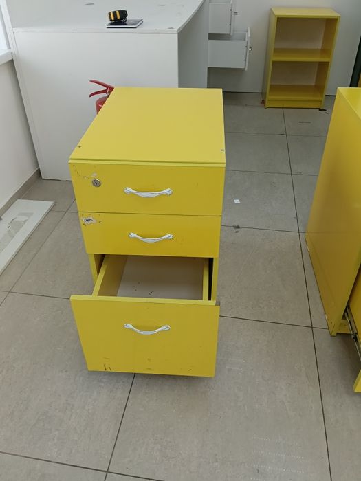 Продам тумбу недорого