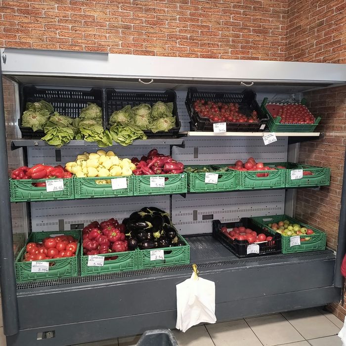 Vând 2 vitrine frigorifice