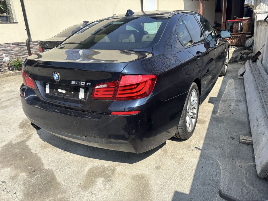 Dezmambrez bmw f10 520 d pachet M