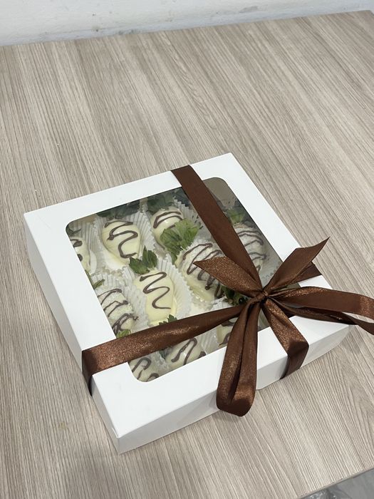 Клубника в белом шоколаде, сегооо за 6к 12 шт успеете купить