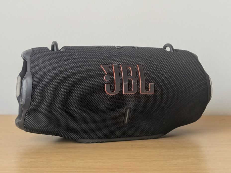JBL Xtreme 4, neagră, stare impecabilă.