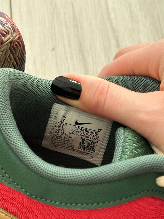 Кроссовки NIKE 15 тыс тенге
