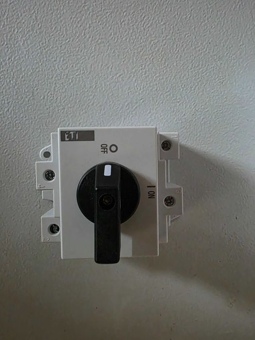 Invertor hibrid trifazat Huawei 8kW - SUN2000-8KTL-M1 cu modul WiFi