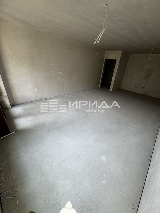 Двустаен апартамент в квартал Банишора