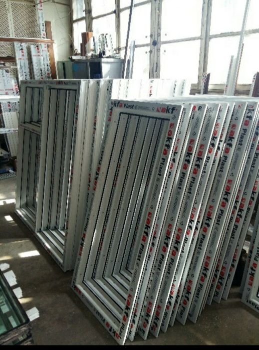 Ремонт пластмассовых окон замена резины и москитных сеток.