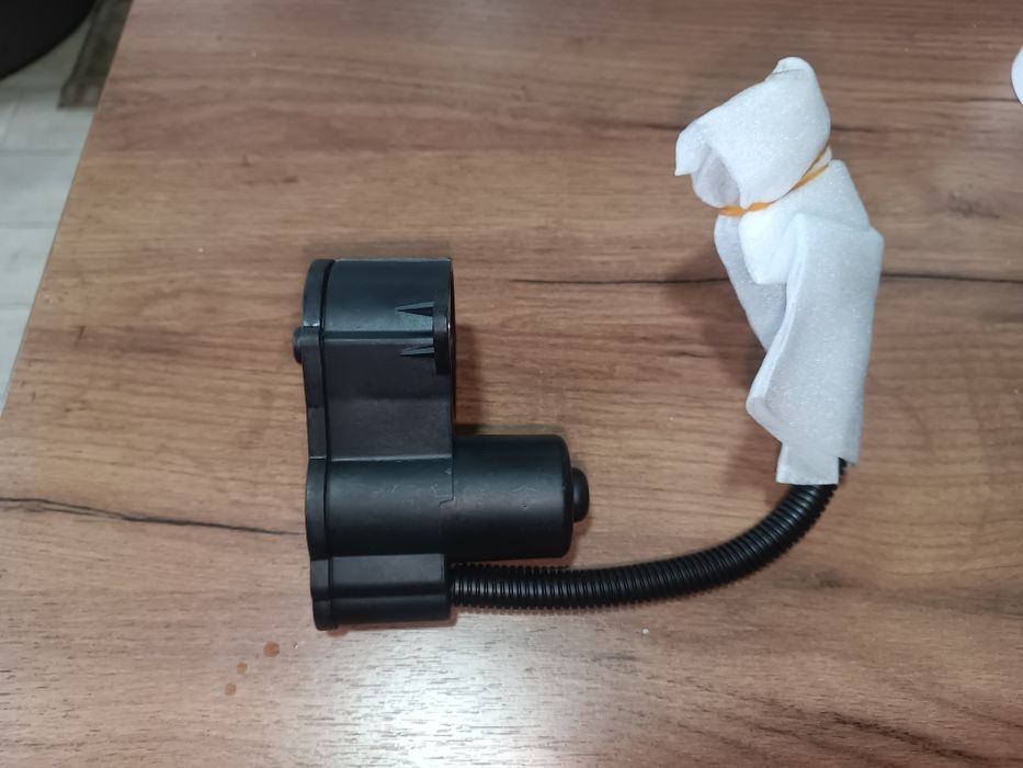 Motoras nou frana de mana Audi A8 D3 de la 2004 la 2010