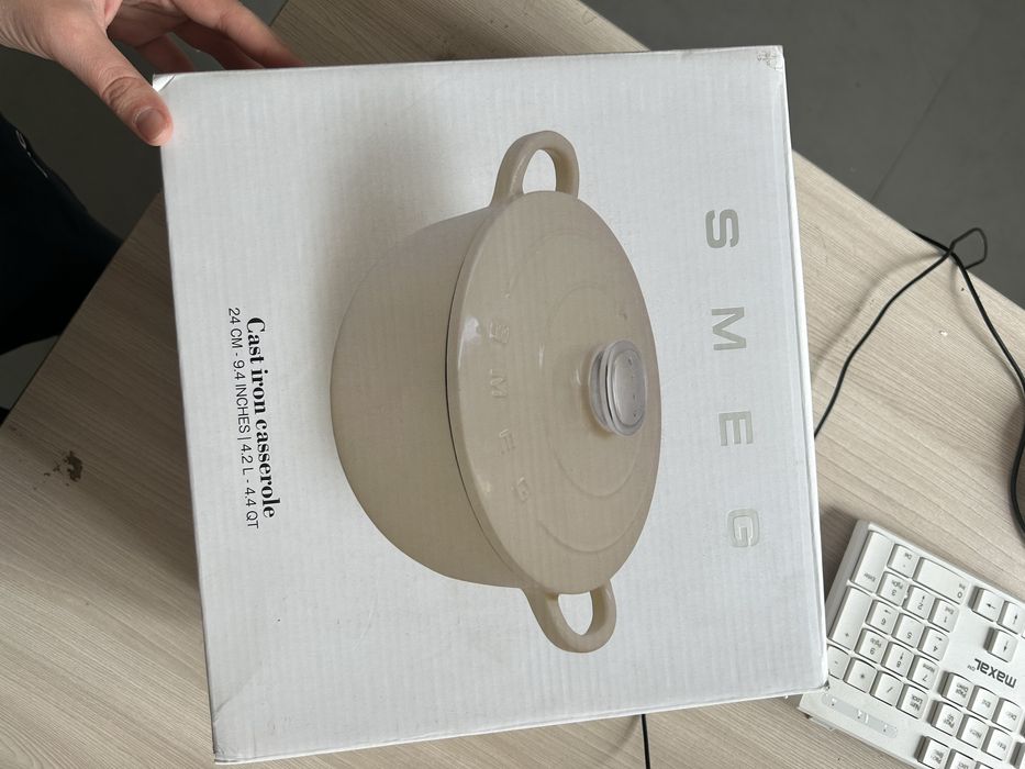 Smeg чугун казан бежевый