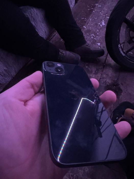 Продам айфон 13 на 128 гигов