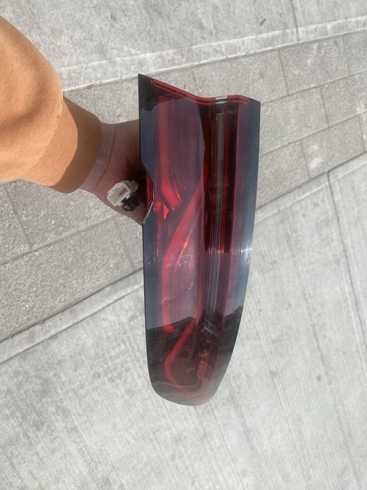 Byd ha orqa ong tomon fara