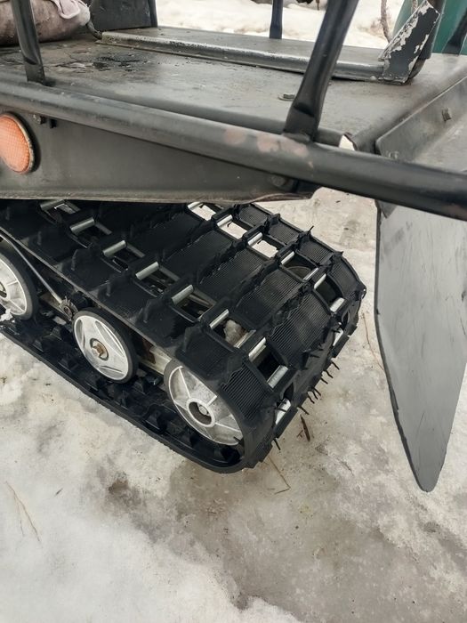 Продам снегаход рысь