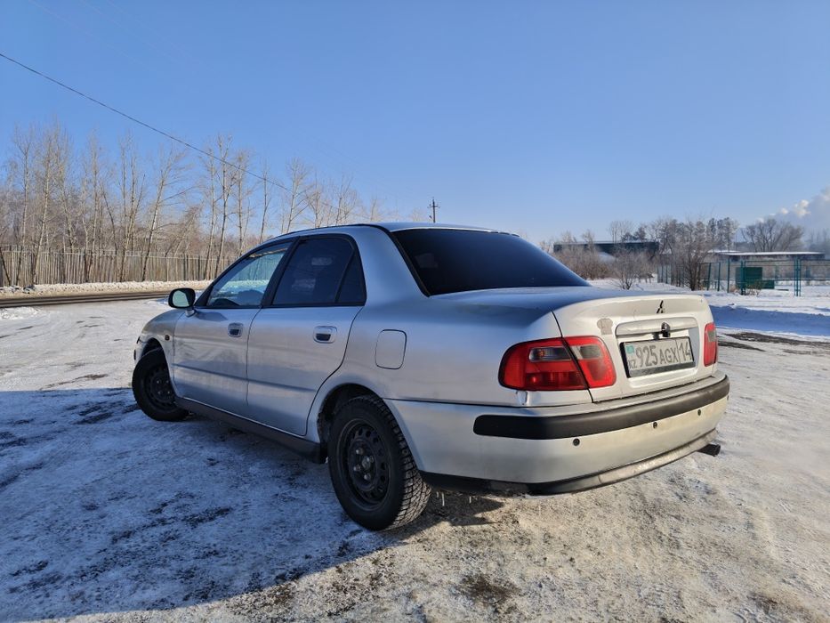 Автомобиль Mitsubishi charisma Митсубиси АКПП автомат