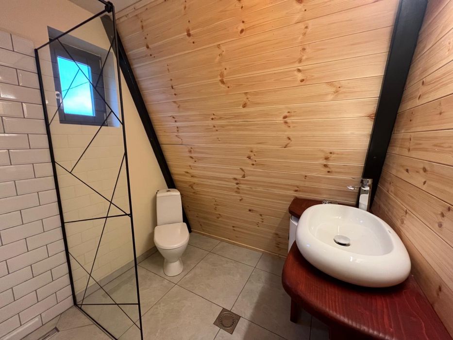 2 Cabane A frame, ciubar, sauna, gratar