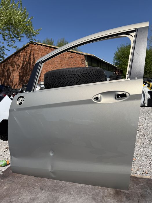 Врата Ford B-Max 2012 год.-