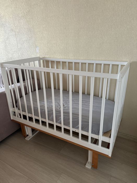 Продам детскую кроватку