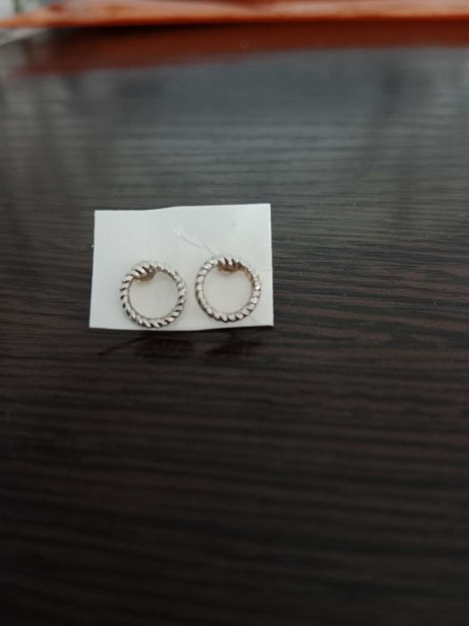 Милые серёжки подойдут к любым нарядам