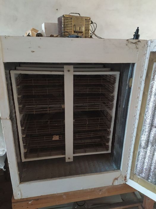 Jo'ja chiqarish aparati yani inkubator sotiladi