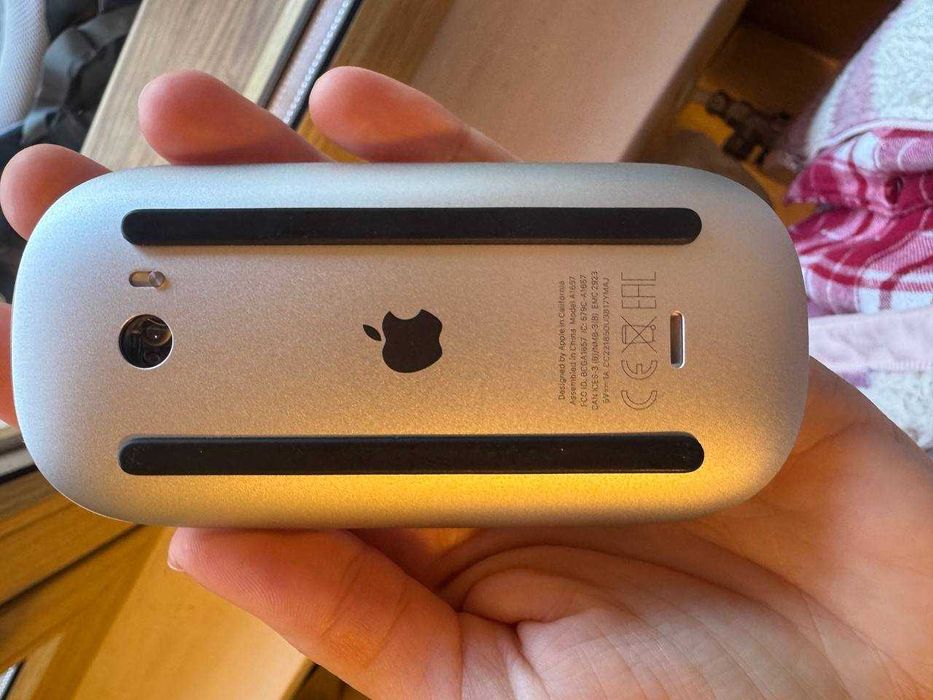 Мишка  Magic mouse 2 - White Multi-Touch Surface