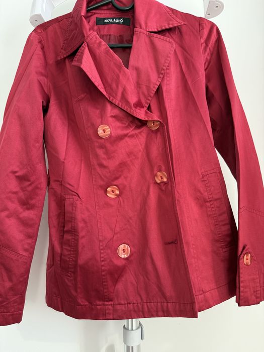 Красный красивый пиджак