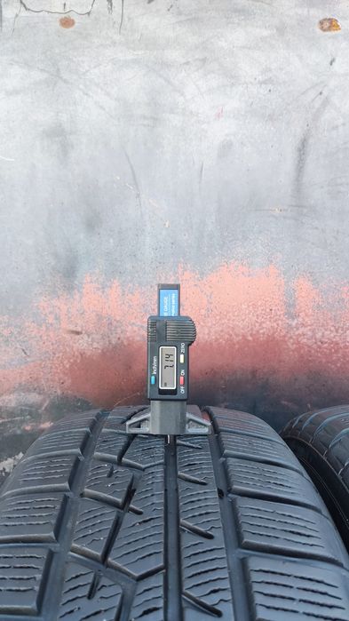 2бр. зимни гуми 225/60/18 Yokohama 
7mm