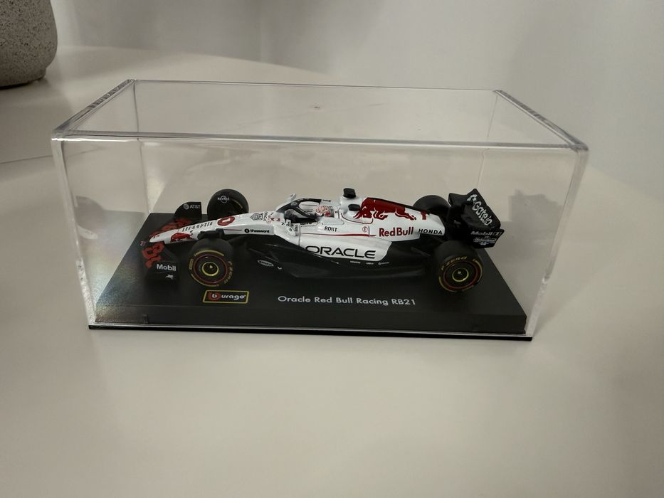 Macheta F1 Bburago RedBull RB21 2025 Japan Edition #1 Verstappen