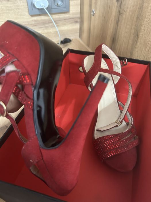 Босоножки, 37 размера