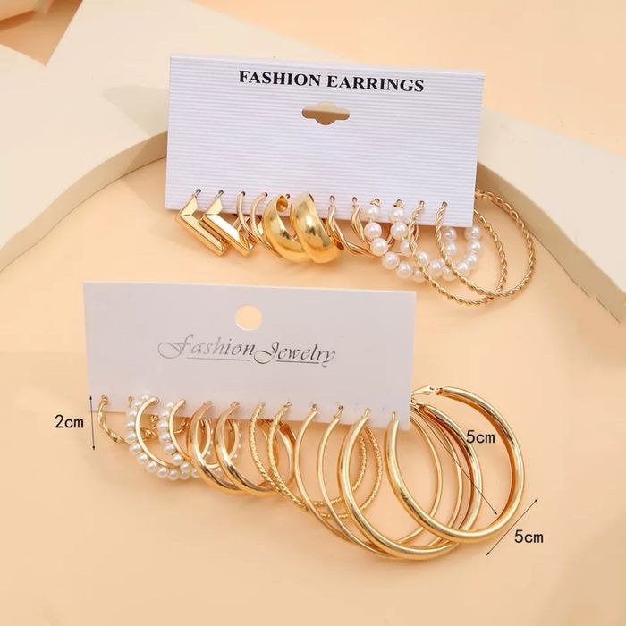 Страхотен сет от 6 комплекта обици