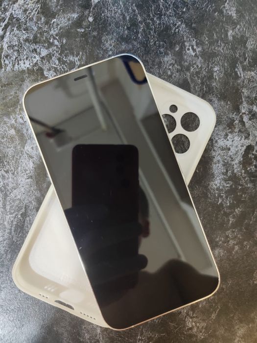 Продам айфон 12 про