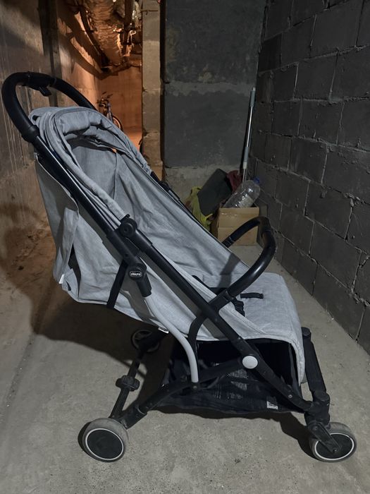 Продам коляску chicco