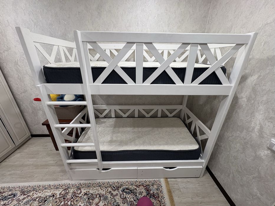 Продам двухярусный детский кровать